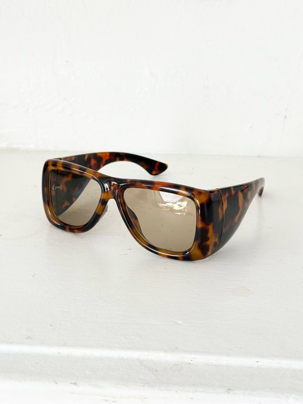✦ oversized tortoise shield sunglasses ✦